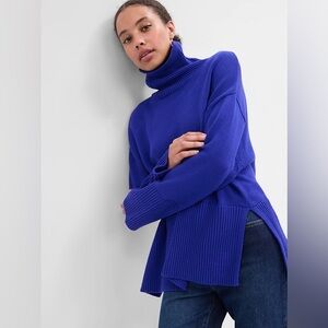 Gap 24/7 Split-Hem Turtleneck Sweater